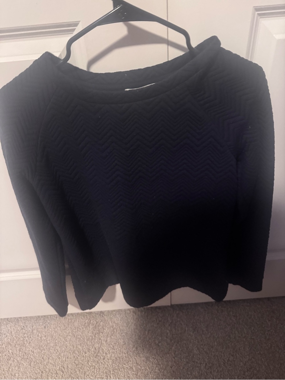 Liz Claiborne Black Textured Chevron Crewneck Sweater